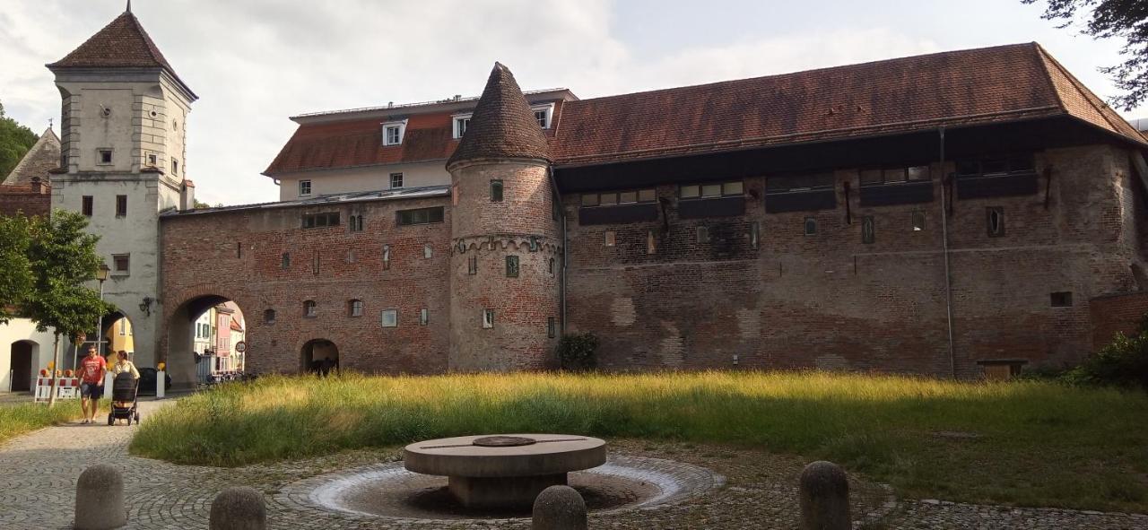 Grosses Zimmer Bad Kueche Wohnzimmer Terasse Garten Zentral Ruhig Ландсберг-на-Лехе Экстерьер фото